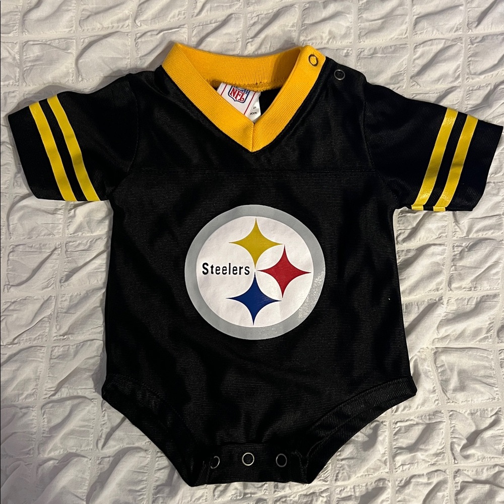 NFL Steelers Infant Bodysuit in Black and Yellow